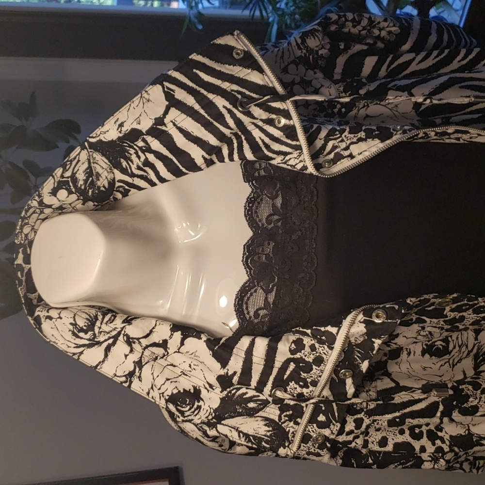 Spring/Fall jacket with camisole - Picture 2 of 11